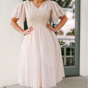 Ivy City Co dress size small. Worn once. Smoke free and pet free home.